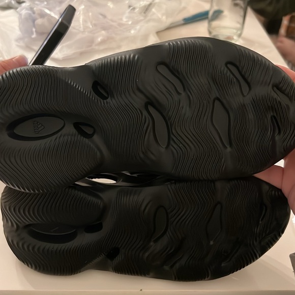 Adidas Foam Runner Onyx and adidas no show socks M. - Picture 4 of 4